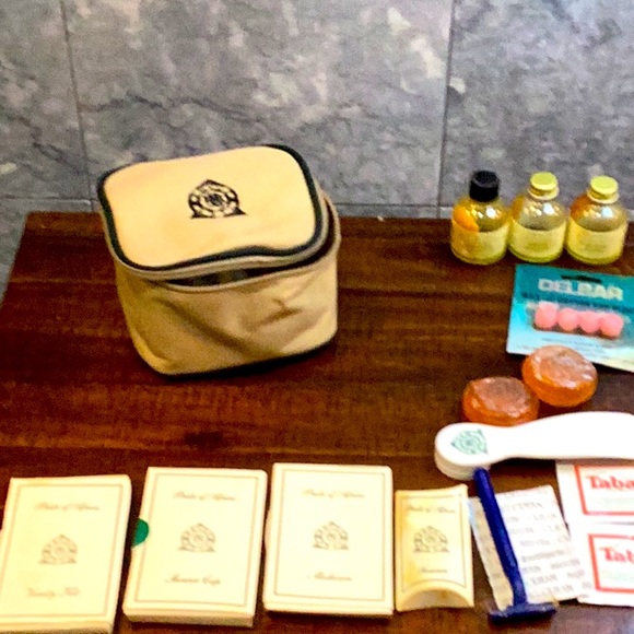 Rovos Rail, Pride of Africa Vintage and Rare amenities case with amenities - Picture 1 of 6